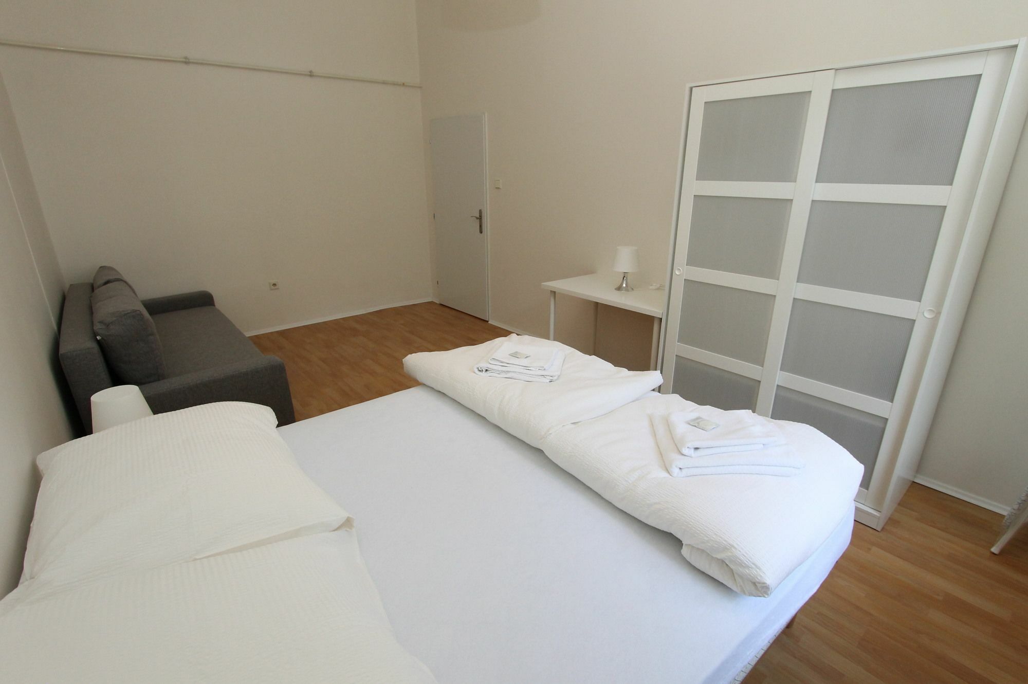 Zizka Home Apartments Прага Экстерьер фото