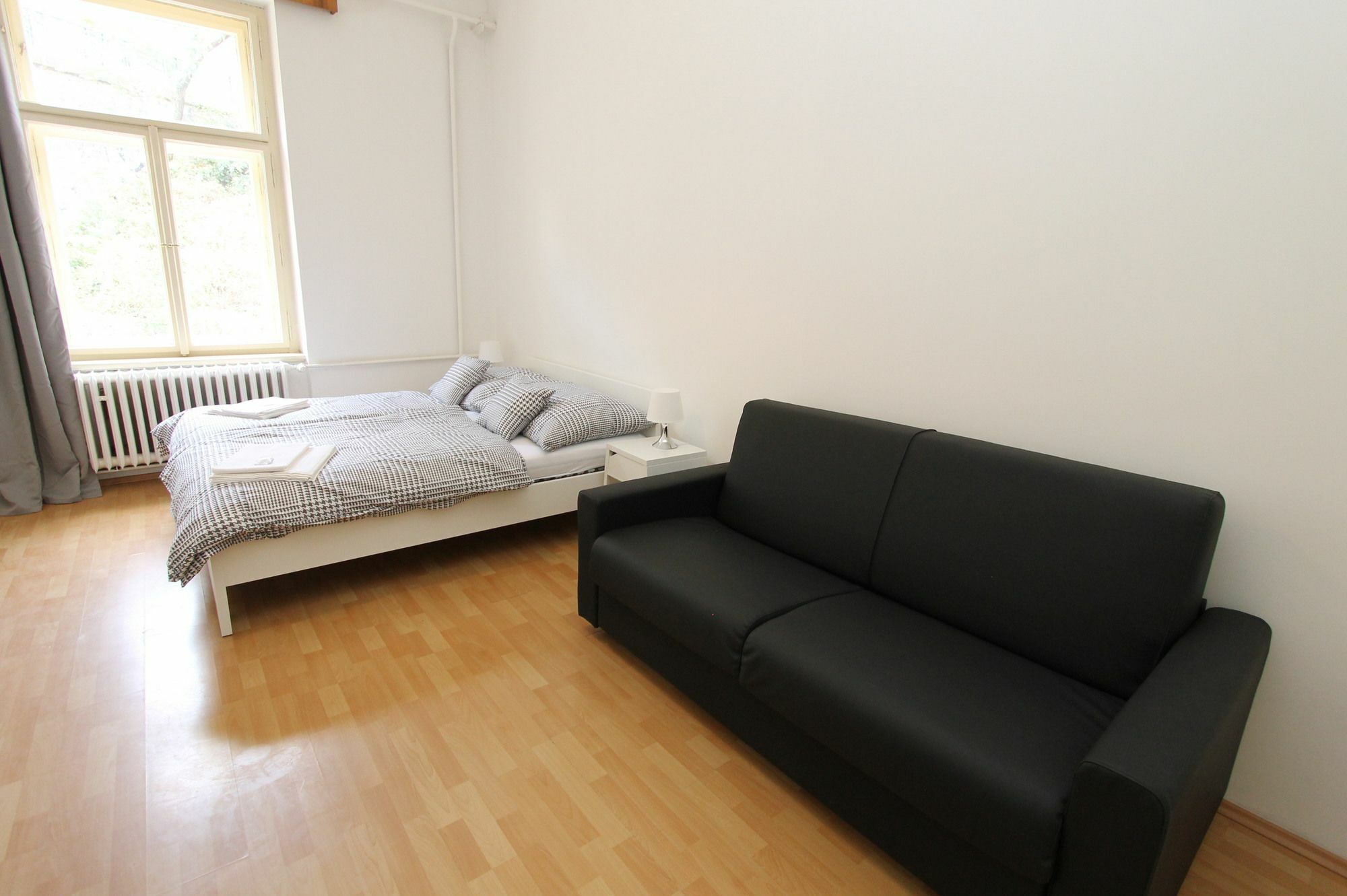 Zizka Home Apartments Прага Экстерьер фото